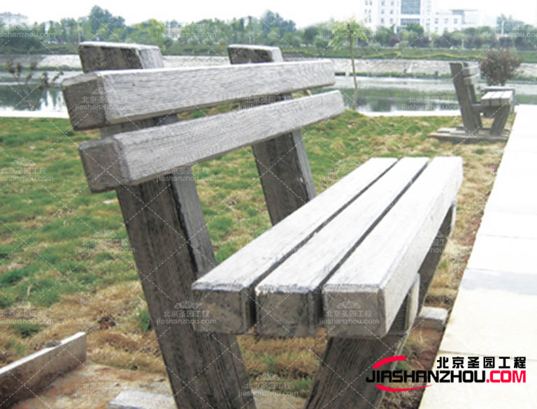 仿木桌椅.jpg 仿木桌椅