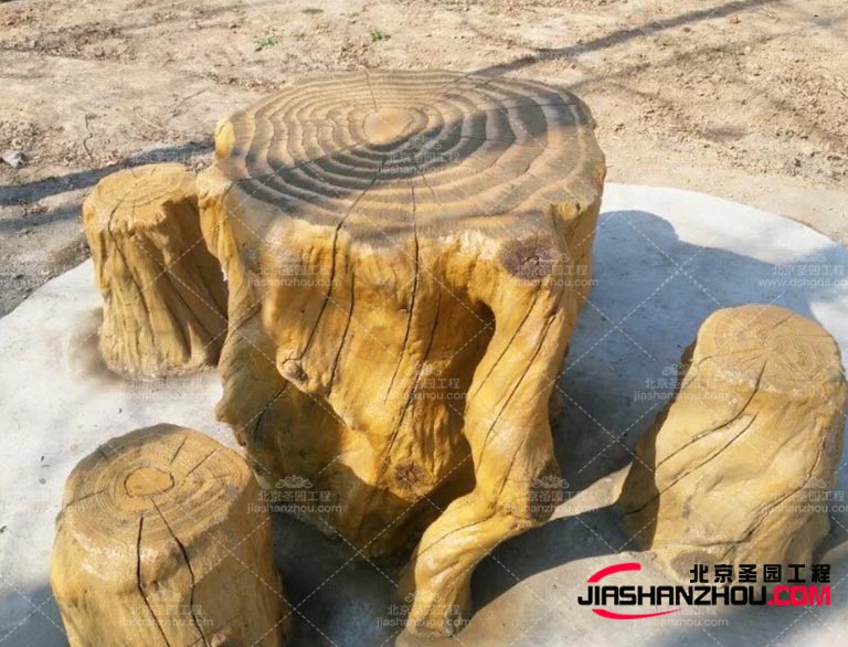 仿木桌椅