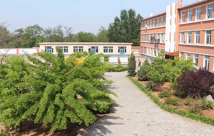 校园绿化.jpg 校园绿化